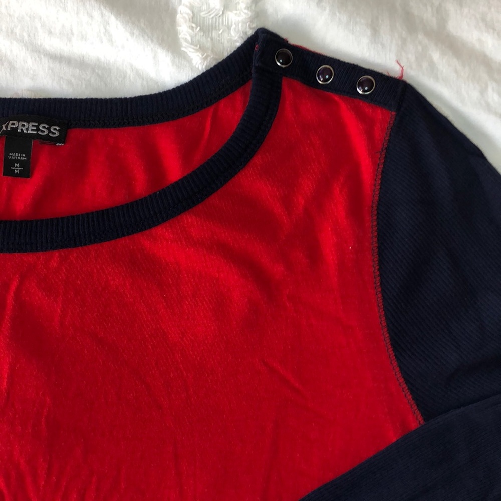 Express Color Block Tee - Picture 2 of 4
